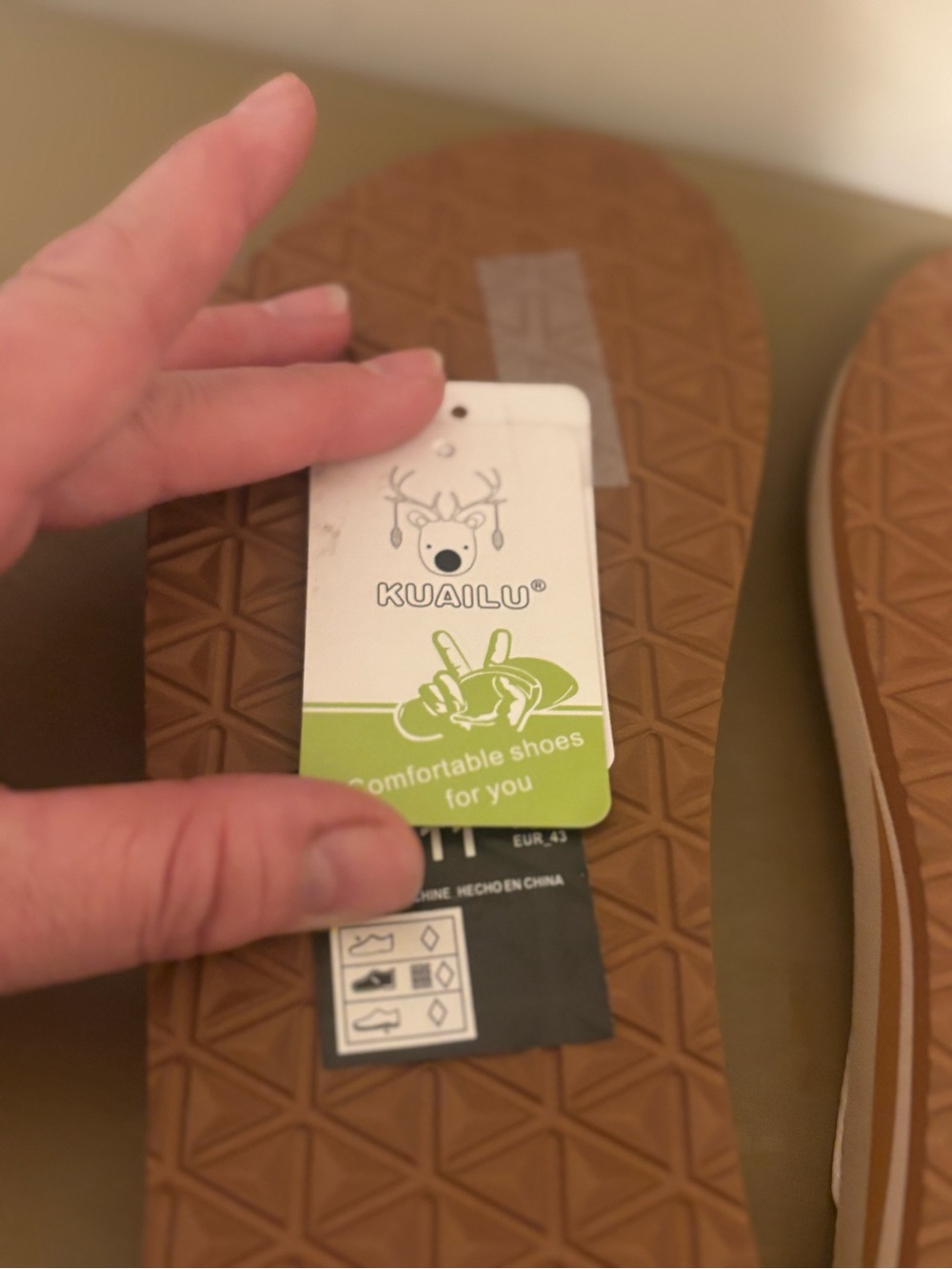 NWT Women’s Beige Flip-Flop Sandals with Soft Fabric Straps - Picture 8 of 8